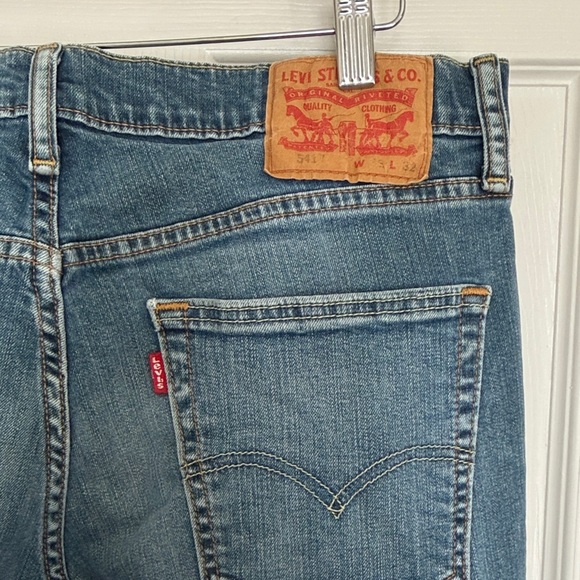 LEVI's Classic Blue Straight Jeans 541 | Size 33 x 32 - Picture 6 of 7